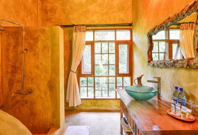 هتل Primate Lodge