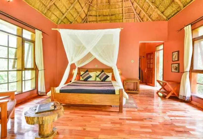 هتل Primate Lodge