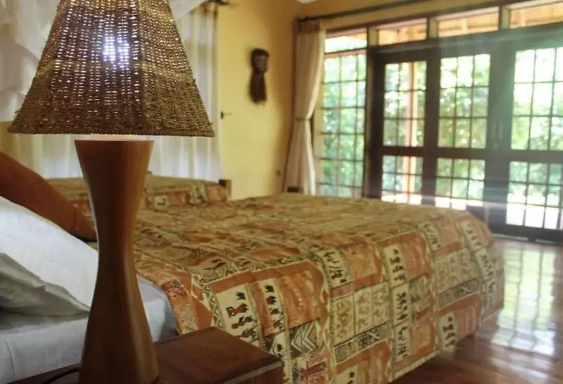 هتل Primate Lodge