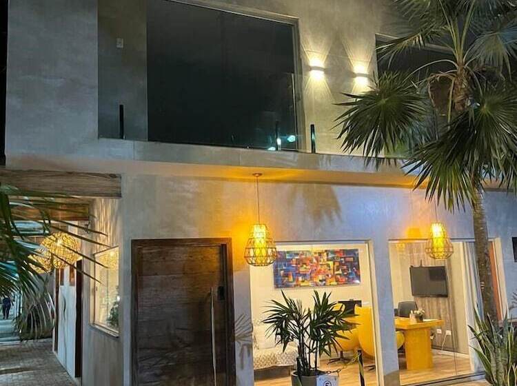 هتل Santorini Beach