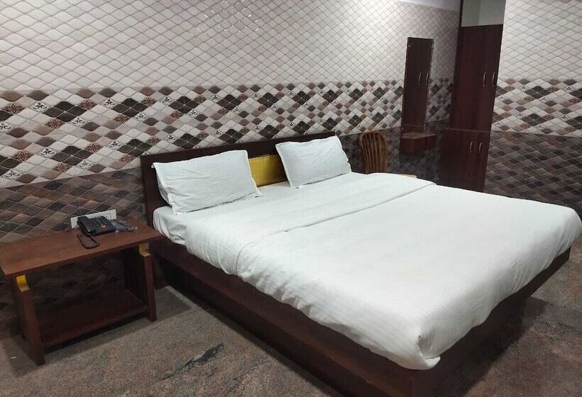 Hotel Sri Mahalakshmi Deluxe Lodge