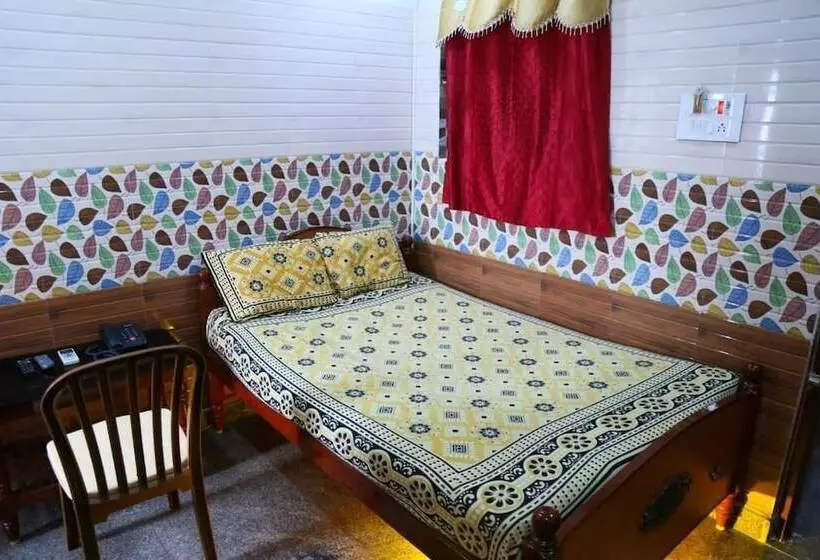 Hotelli Sri Mahalakshmi Deluxe Lodge