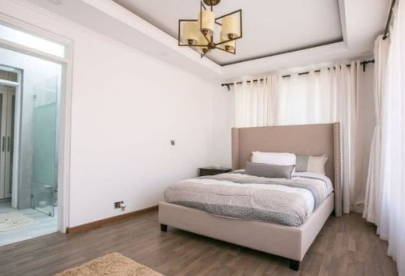 هتل Yard Valley Manor