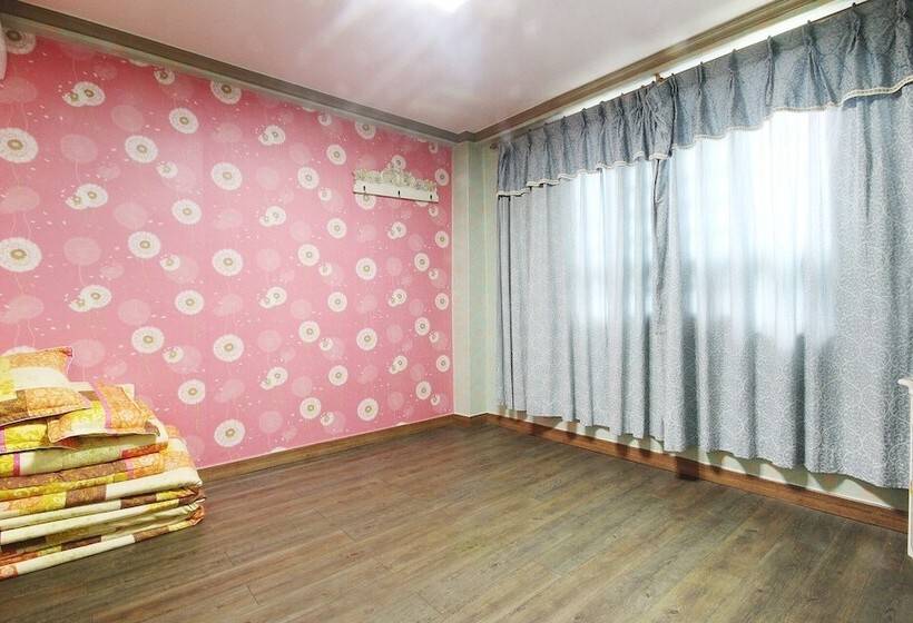 فندق على الطريق Sancheong King