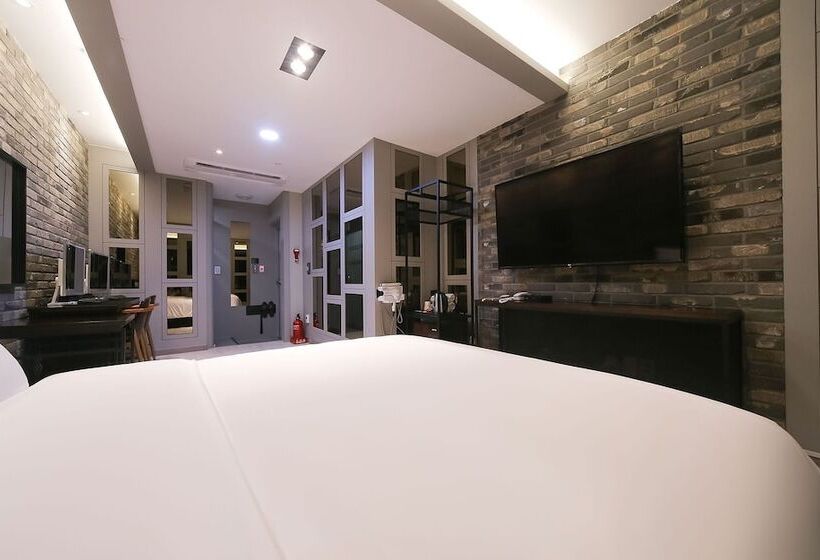 Motel Yeongcheon D Day