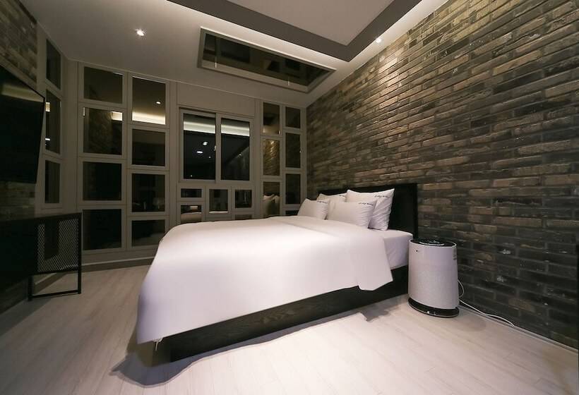 Motel Yeongcheon D Day