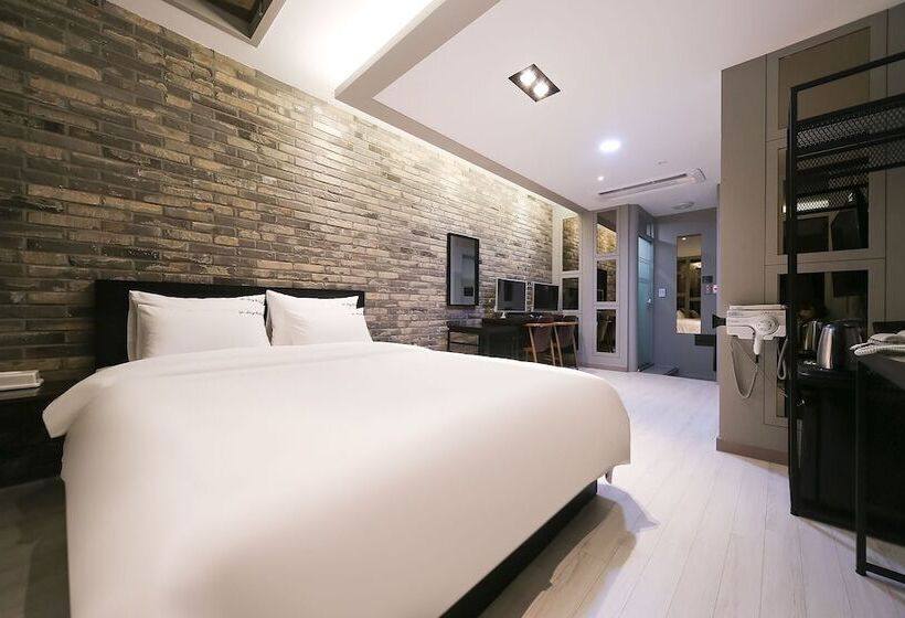 Motel Yeongcheon D Day