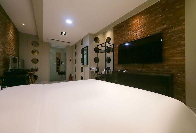 Motel Yeongcheon D Day