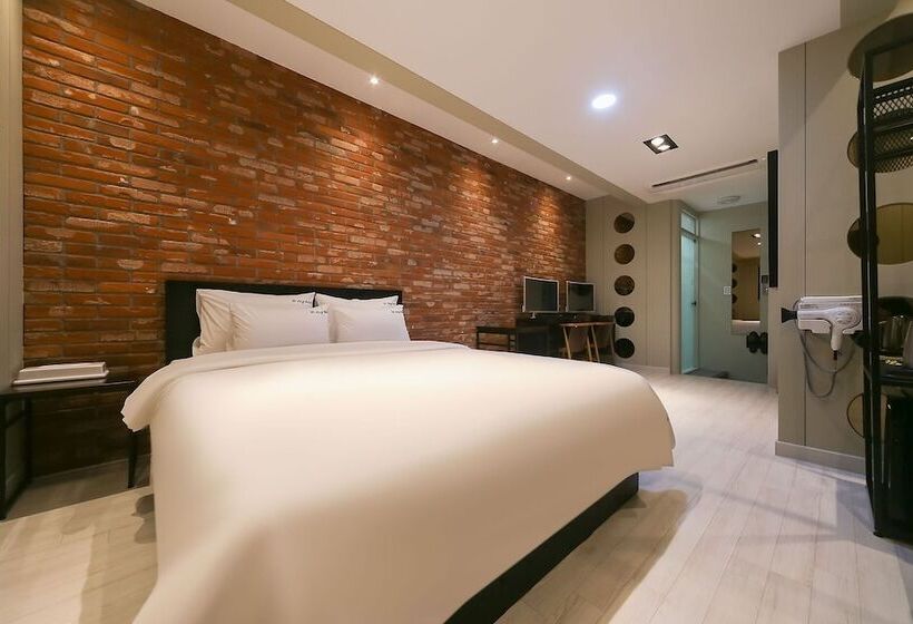 Motel Yeongcheon D Day