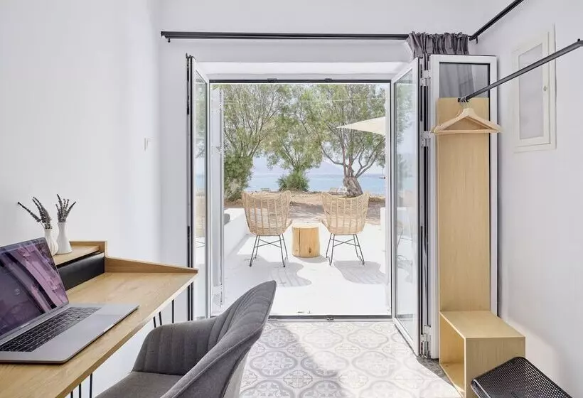 اقامتگاه Psathi Beach House