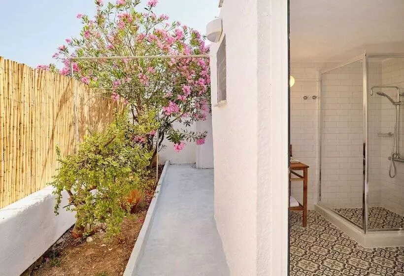 اقامتگاه Psathi Beach House