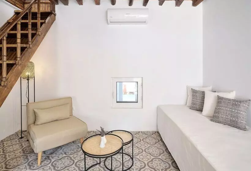 اقامتگاه Psathi Beach House