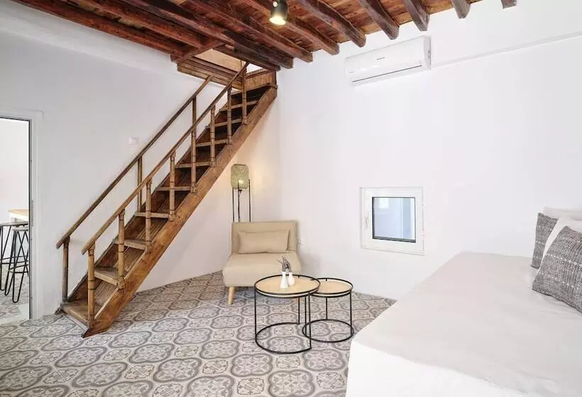 اقامتگاه Psathi Beach House