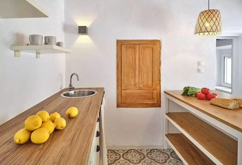 اقامتگاه Psathi Beach House