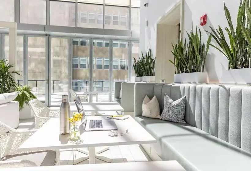 Sentral Michigan Avenue