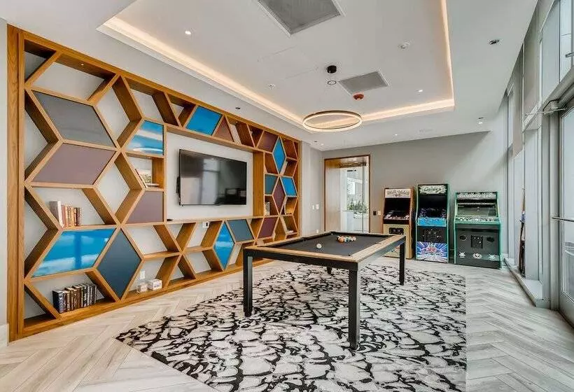 Sentral Michigan Avenue