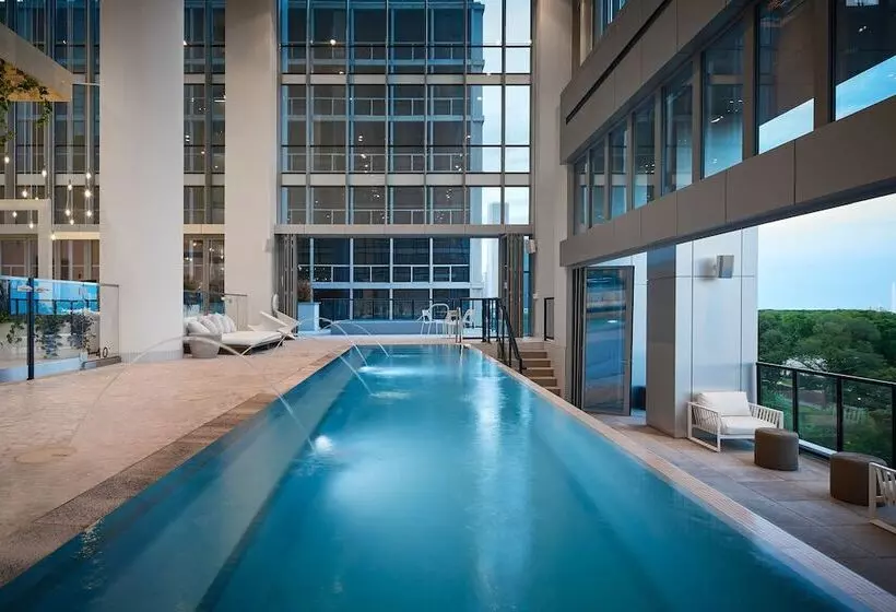 Sentral Michigan Avenue