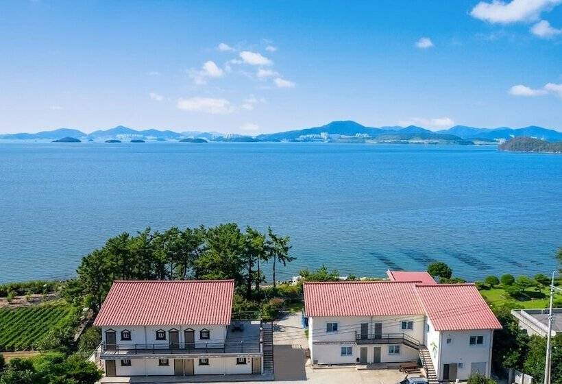 Yeosu Hi Mom Kids Family Pension Black