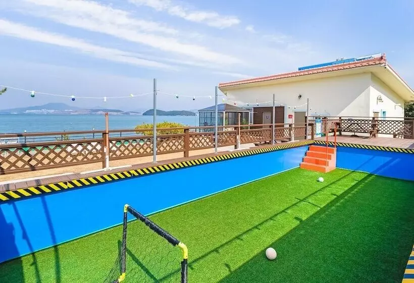 Yeosu Hi Mom Kids Family Pension Black