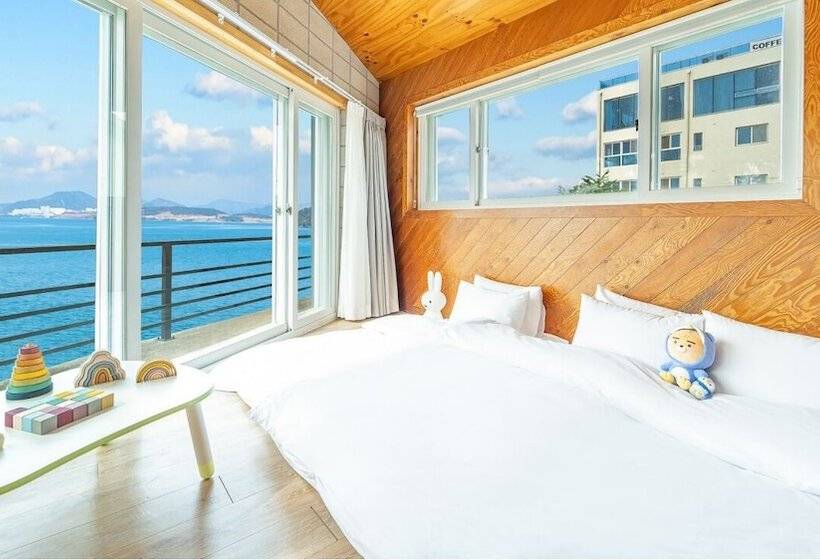 Yeosu Hi Mom Kids Family Pension Black