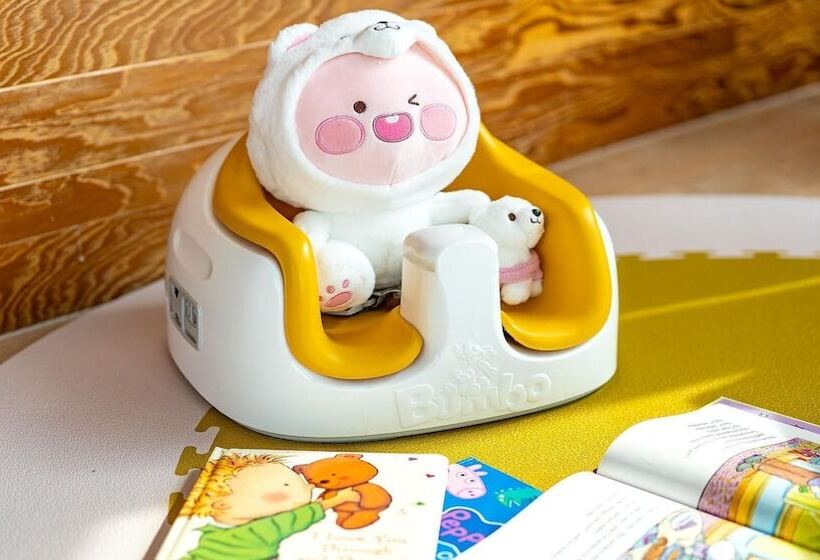 Yeosu Hi Mom Kids Family Pension Black