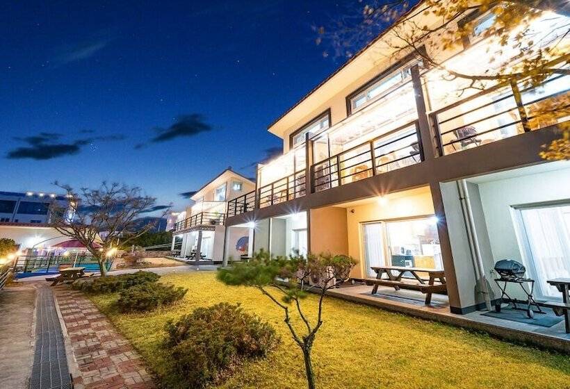 Yeosu Hi Mom Kids Family Pension Black