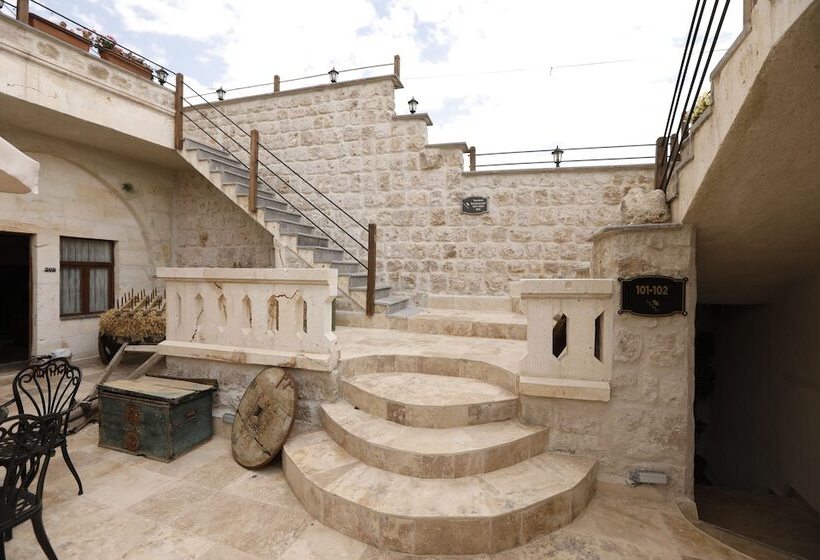 Hotel Ada Cave Suites