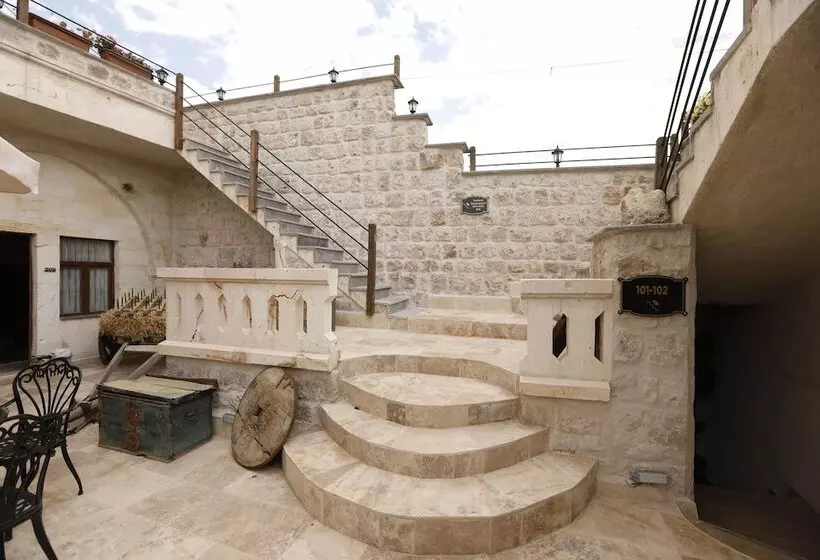 Hotelli Ada Cave Suites