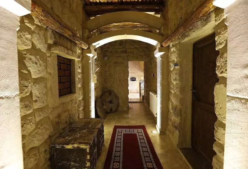 Hotelli Ada Cave Suites