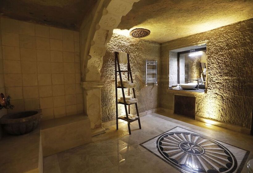Hotel Ada Cave Suites