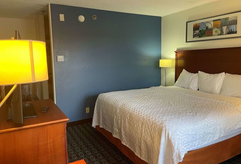 فندق Baymont By Wyndham Dayton North