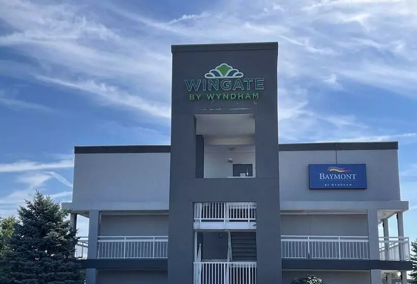 Hotelli Baymont By Wyndham Dayton North