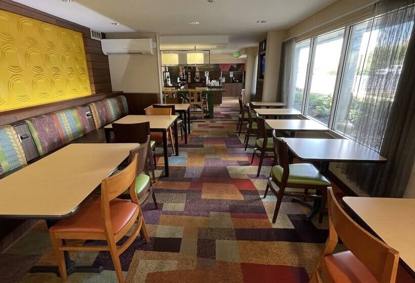 فندق Baymont By Wyndham Dayton North