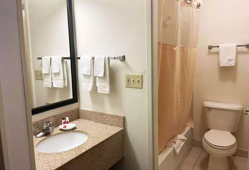 Hotelli Baymont By Wyndham Dayton North