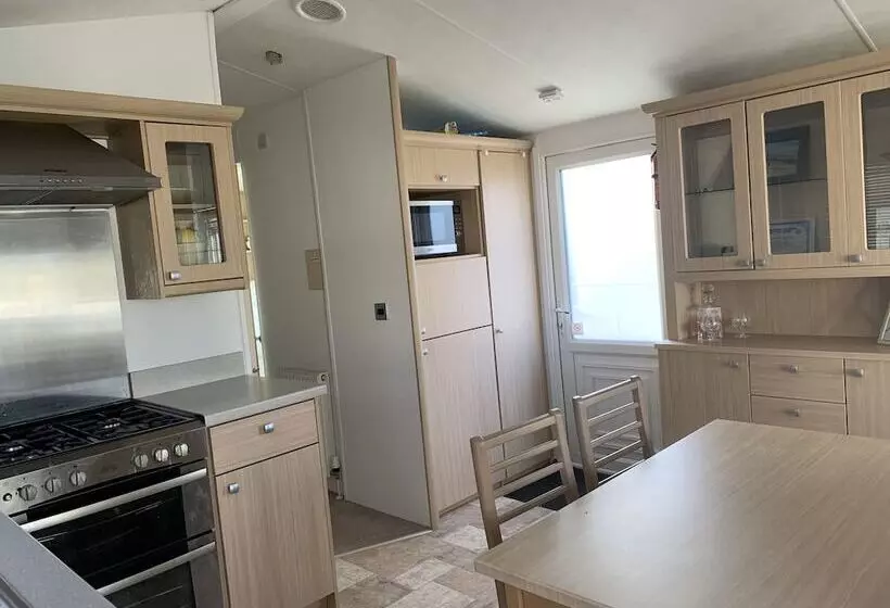 Hotelli Charming 5 Beds Caravan In Beautiful Seton Sands