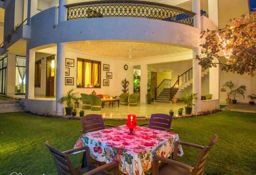 Hotel Devraj Villa A Luxury Homestay With Pool