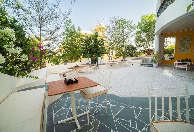 Hotel Devraj Villa A Luxury Homestay With Pool