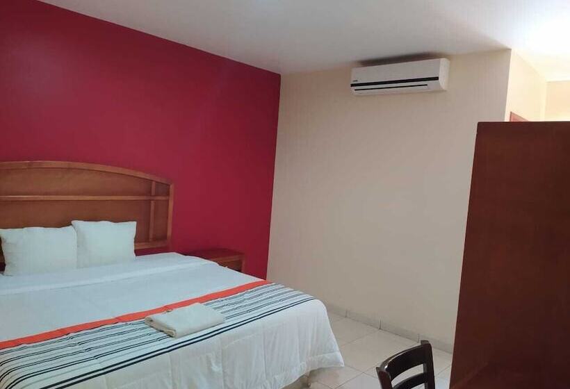 Отель Express Inn Juchitan