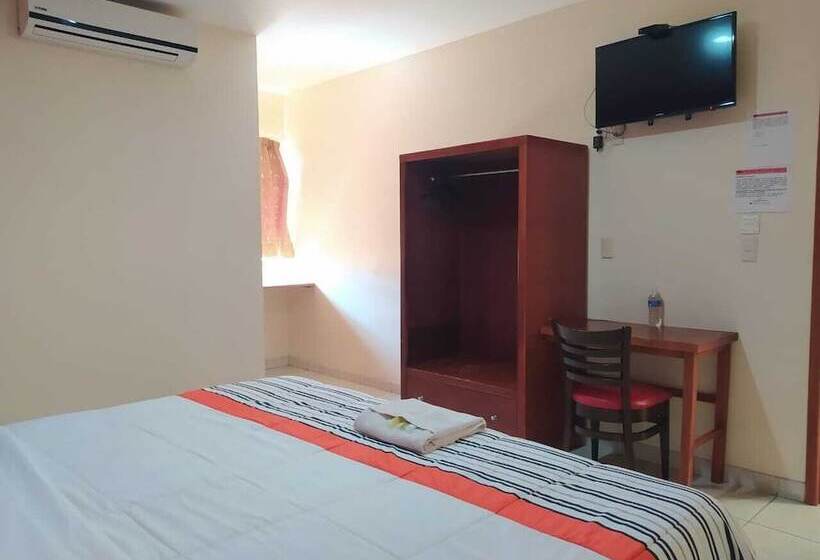 Отель Express Inn Juchitan