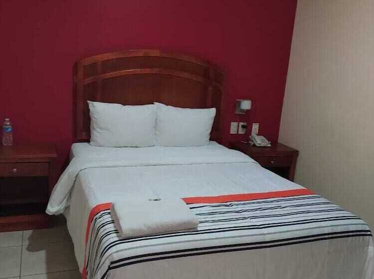 Отель Express Inn Juchitan