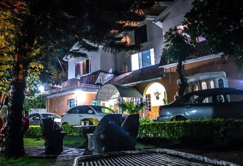 هتل Kashmir Lodge