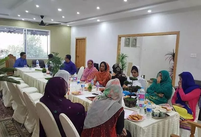 هتل Kashmir Lodge