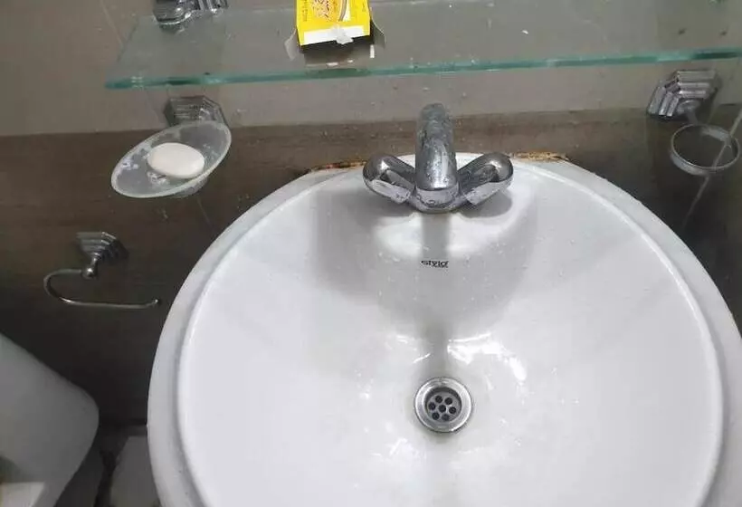 هتل Kashmir Lodge