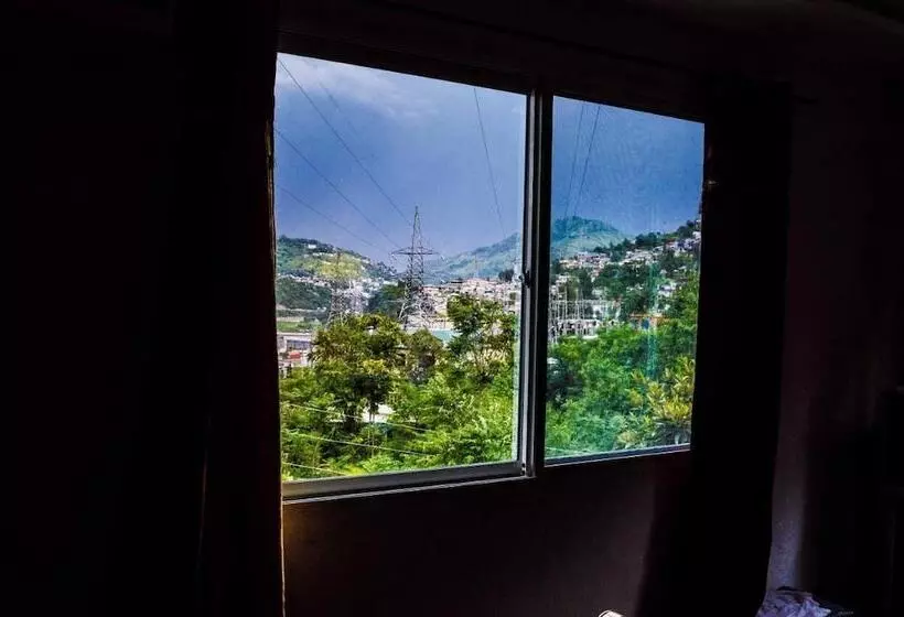 هتل Kashmir Lodge