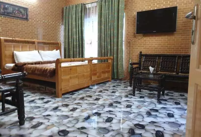 هتل Kashmir Lodge