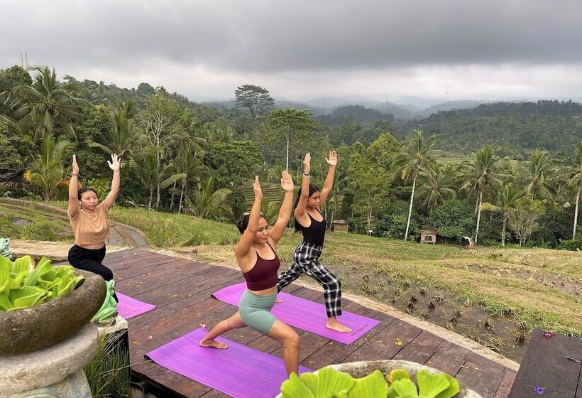 فندق Kts Kubu Tepi Sawah