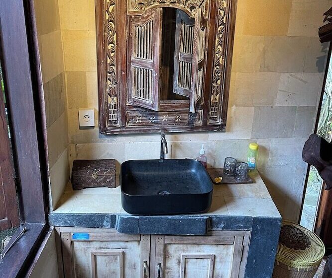 酒店 Kts   Kubu Tepi Sawah