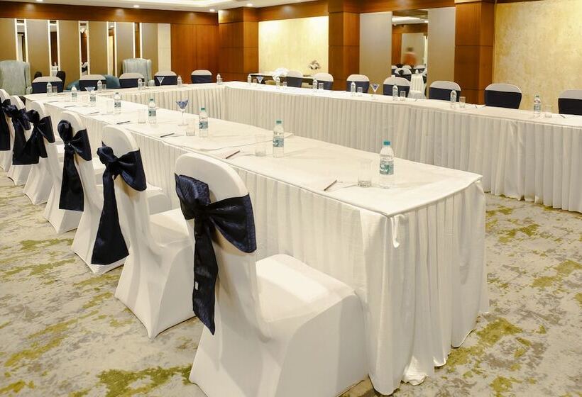 ホテル Nemesia City Center   Gurugram, Sector 29