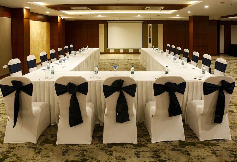 ホテル Nemesia City Center   Gurugram, Sector 29