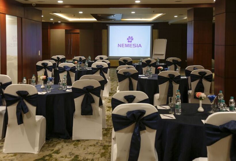 ホテル Nemesia City Center   Gurugram, Sector 29